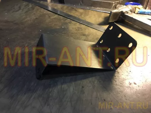 Пластина для прожектора вылет 11см 